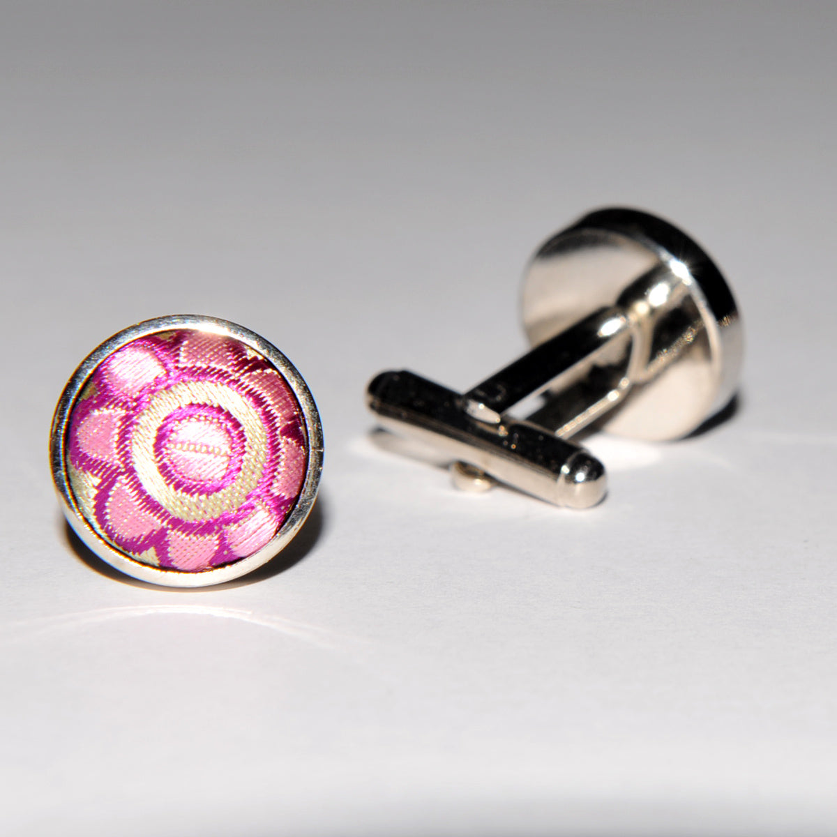 Cravate 100% soie Rose à fleurs